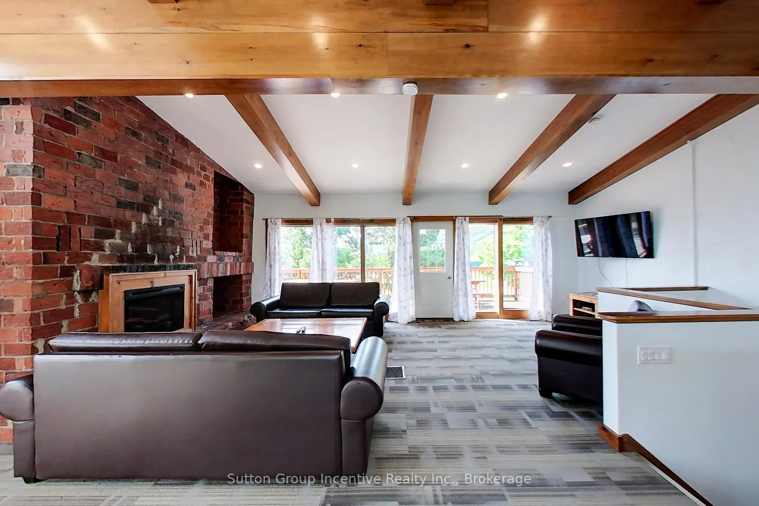 151 Tyrolean Lane photo 5