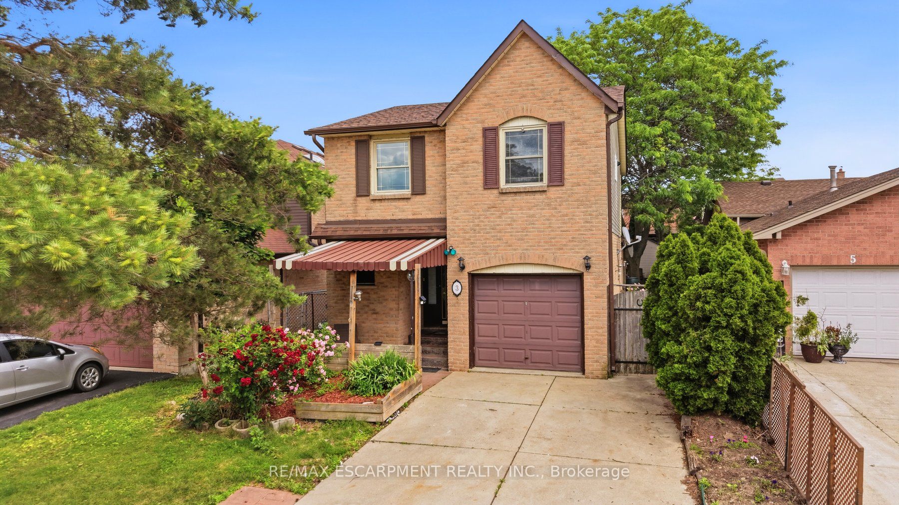 3 Twinoaks Crescent, Hamilton, ON, L8J 2E6