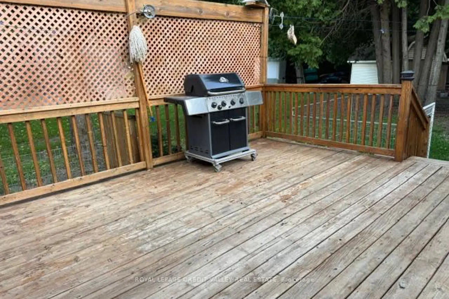 5 Laurel Lane photo 4