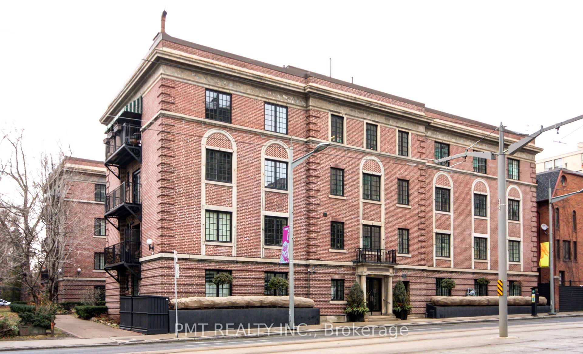 203-150 St. Clair Avenue W, Toronto, ON, M4V 1P6