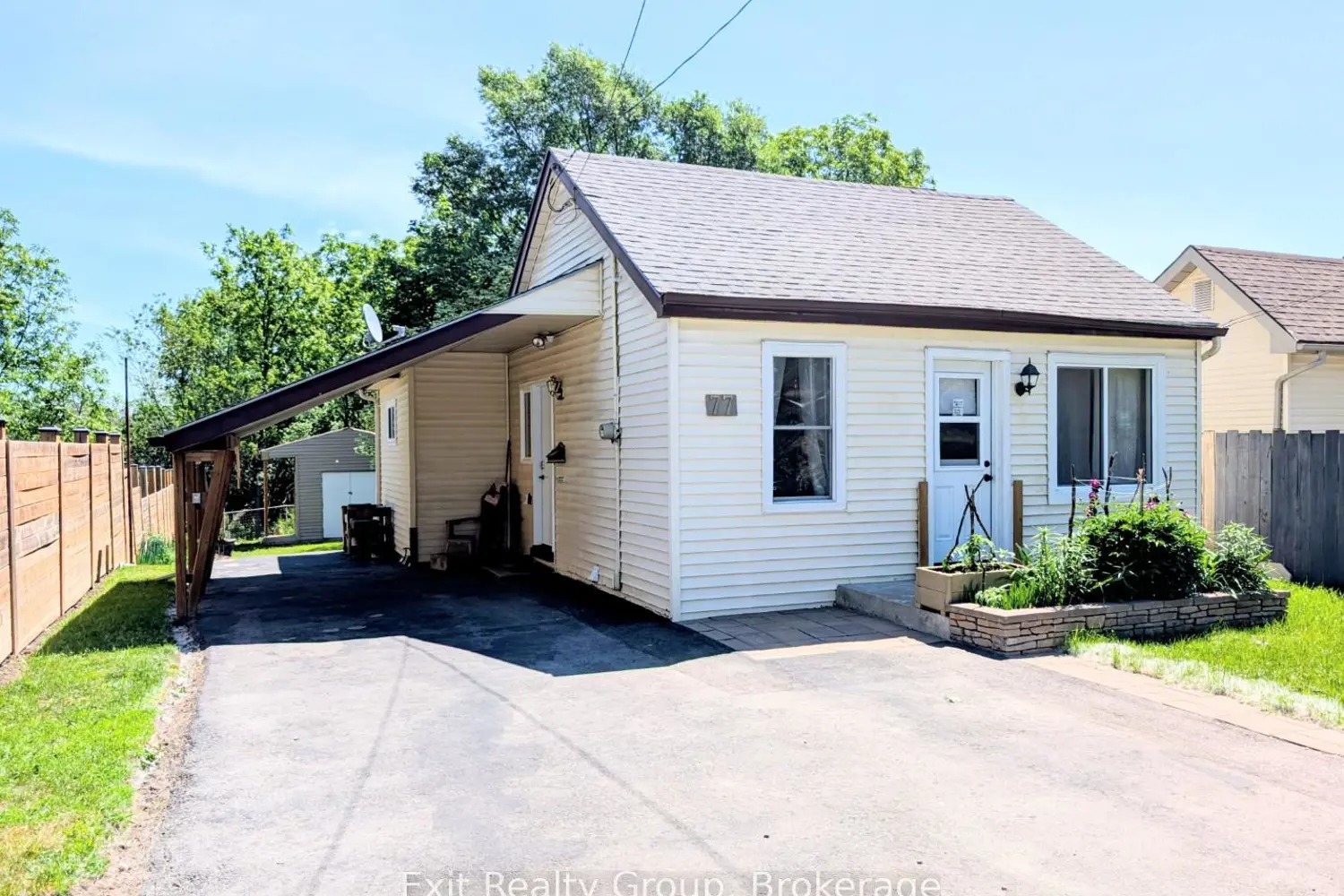 77 Frank Street photo 3