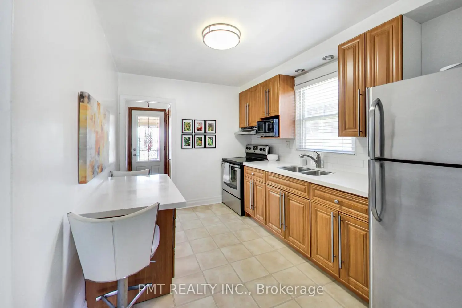 25 Ronald Avenue photo 4