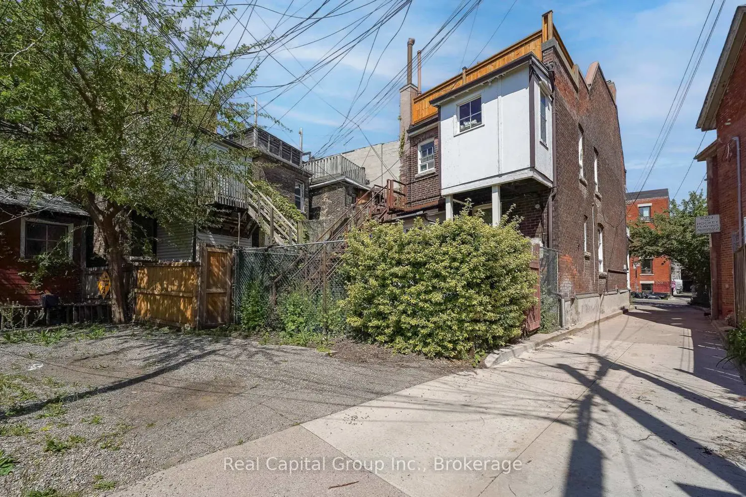 1393 Dundas Street photo 4