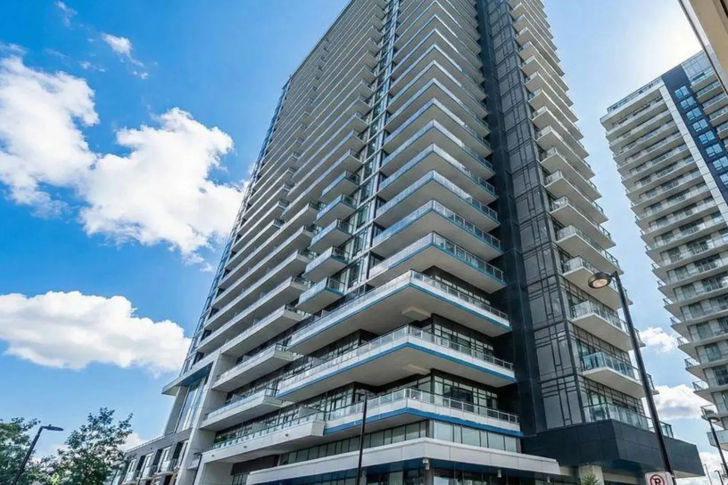 2560 Eglinton Avenue 805