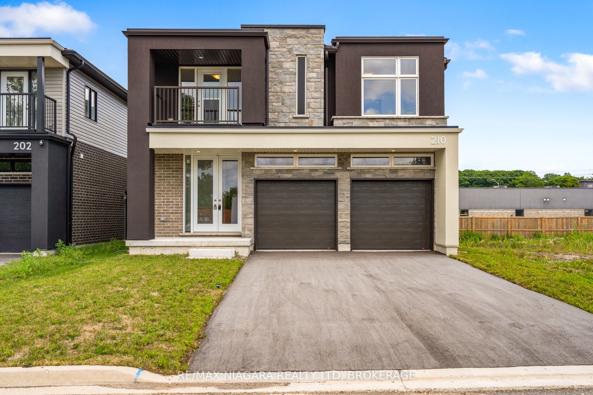 210 Wellandvale Drive, Welland, ON, L3C 7C7