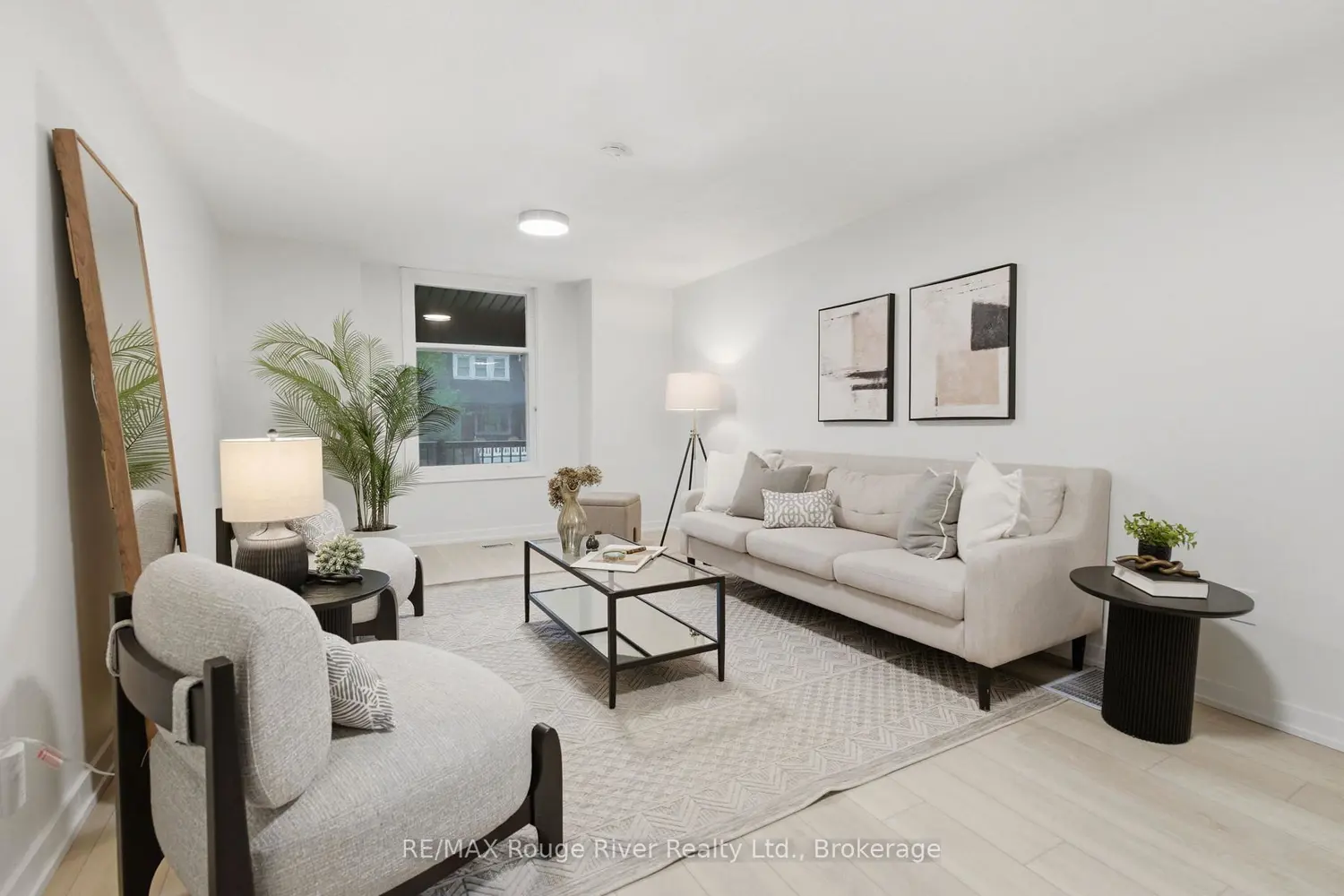 7 Heyworth Crescent