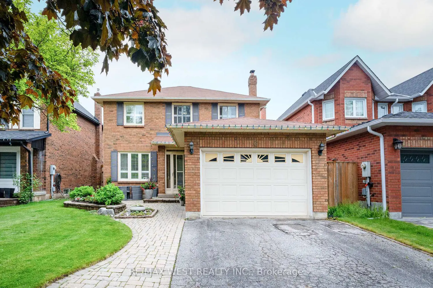 6 Hawkins Crescent