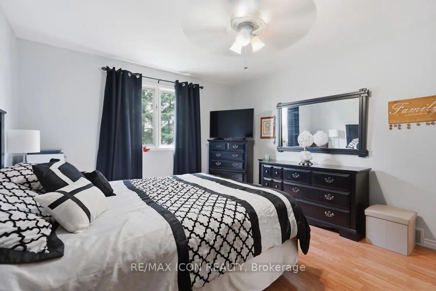 10810 Graham Road photo 2