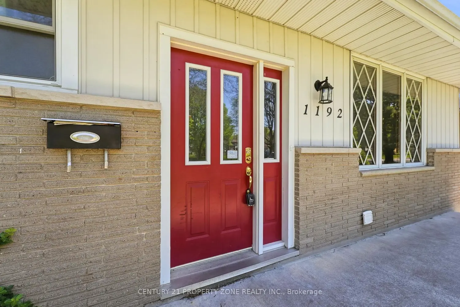 1192 Kaladar Drive photo 2