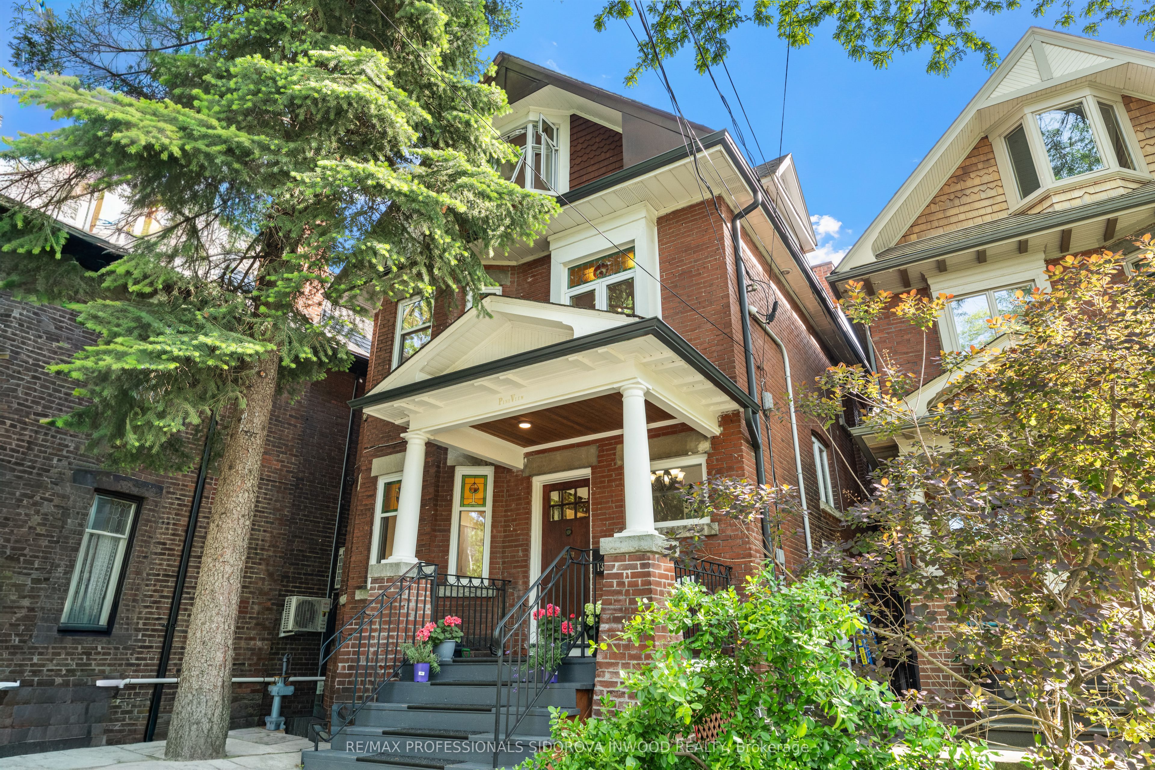 13 Evelyn Crescent, Toronto, ON, M6P 3C8