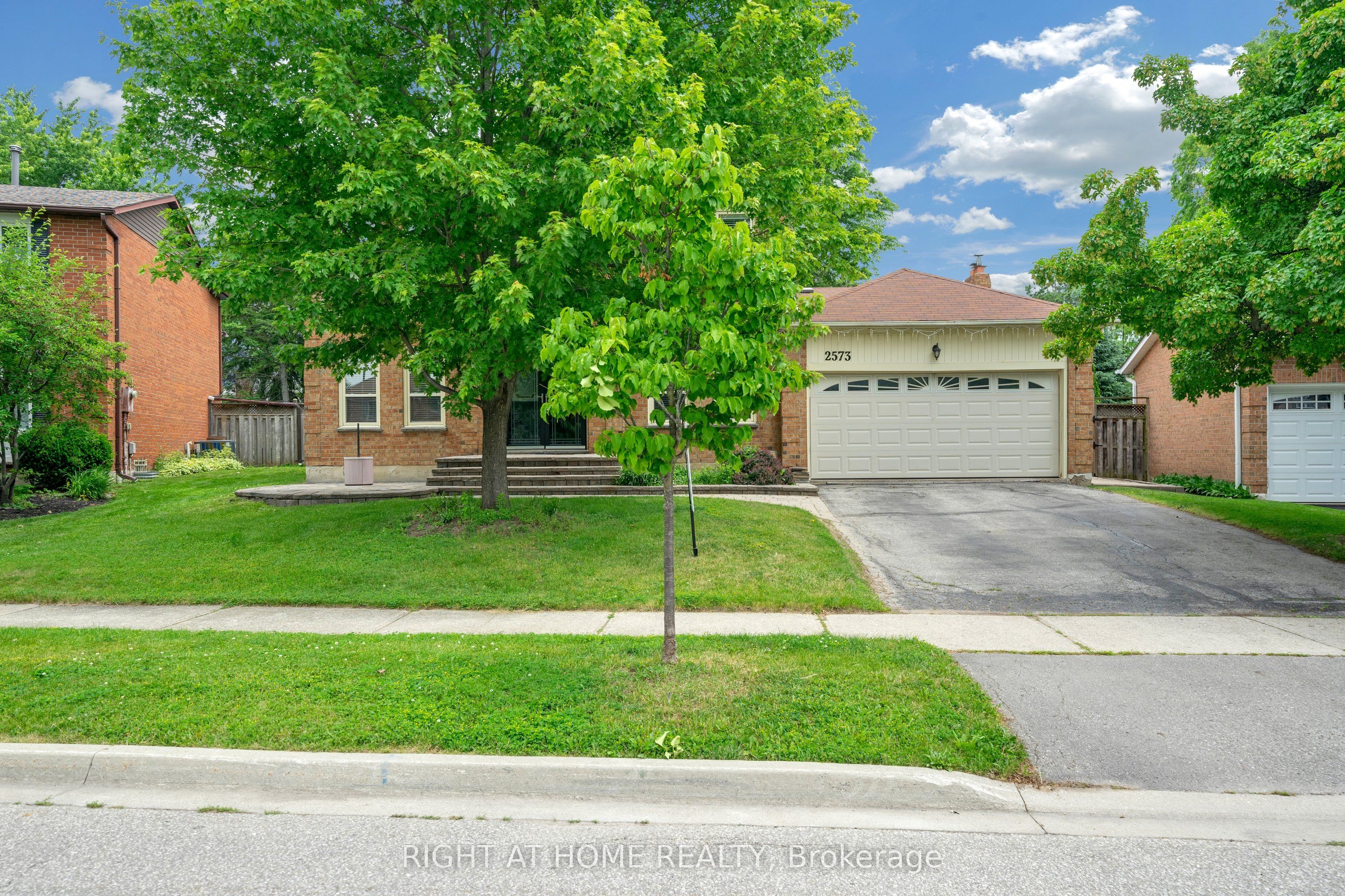2573 Oshkin Court, Mississauga, ON, L5N 3Z3