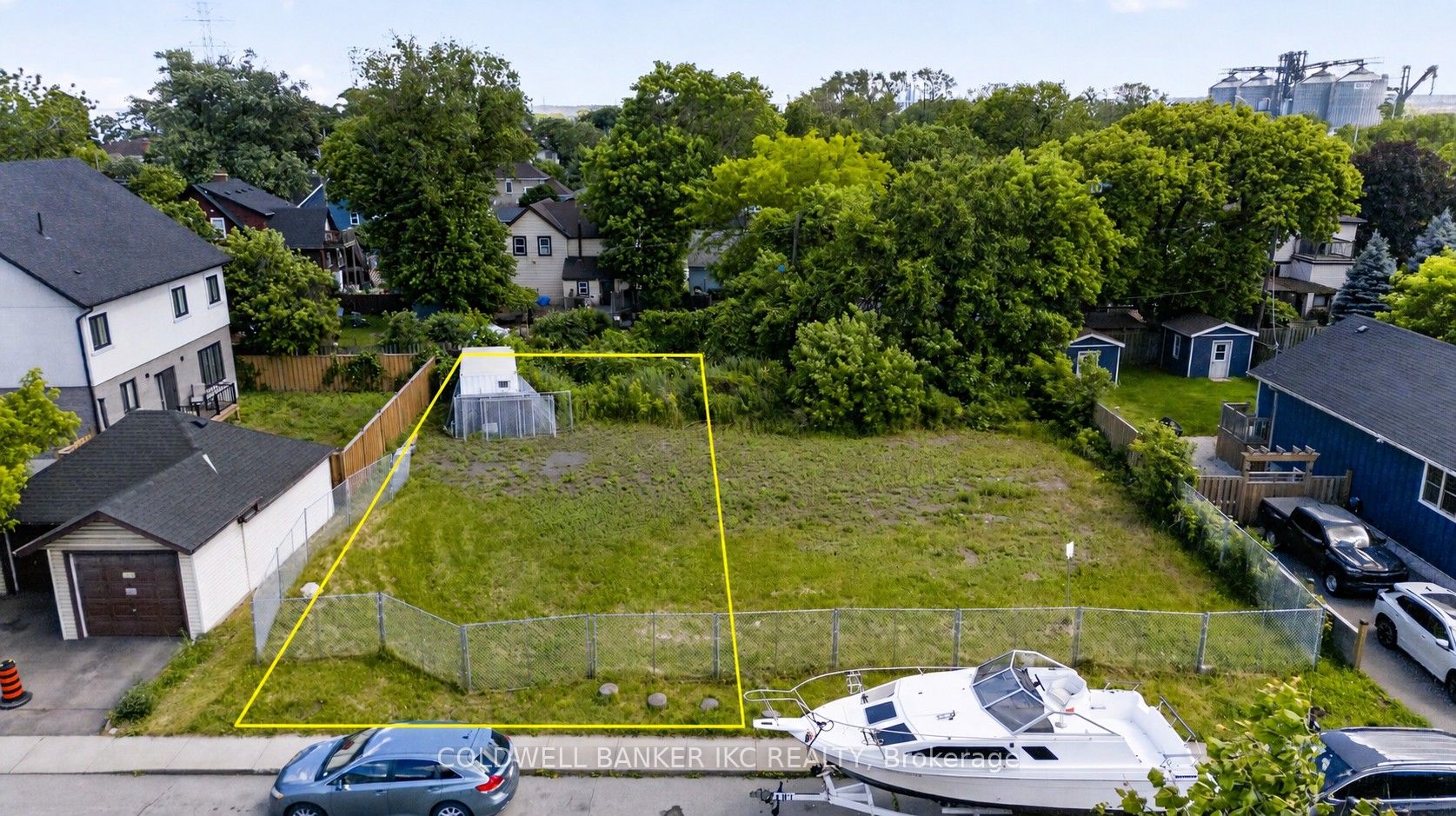 2 Rembe Avenue, Hamilton, ON, L8H 7G6
