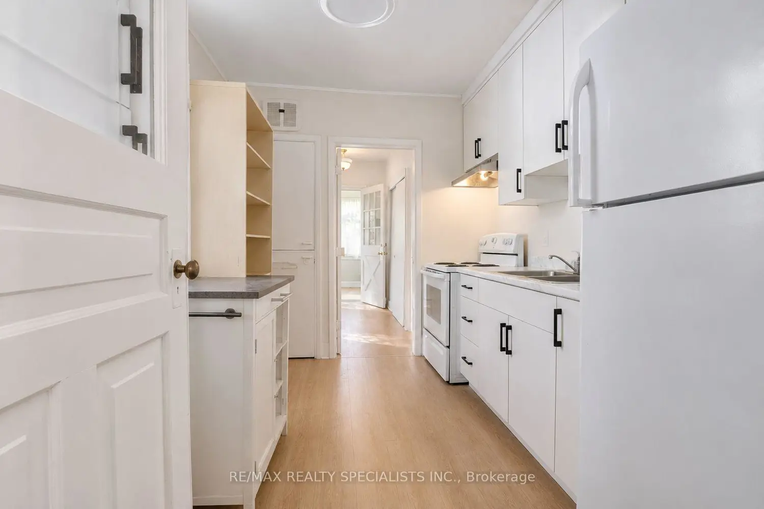 348 Morris Street photo 5