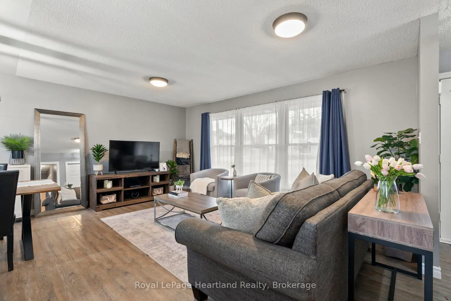 156 John Street photo 4