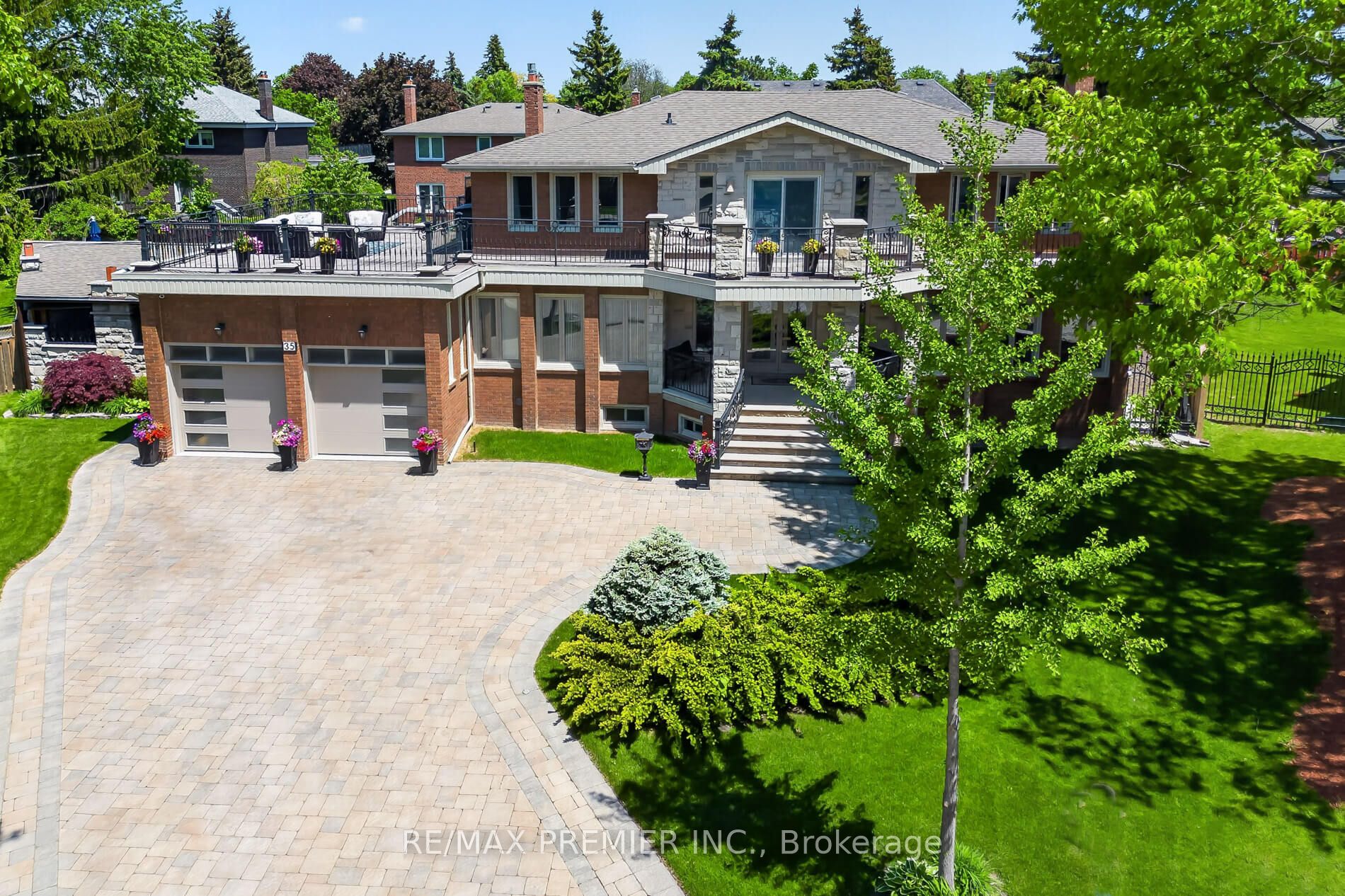 35 Lorengate Place, Vaughan, ON, L4L 2Y4