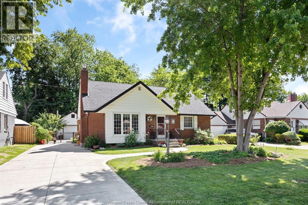 2720 Academy , Windsor, ON, N9E2G8