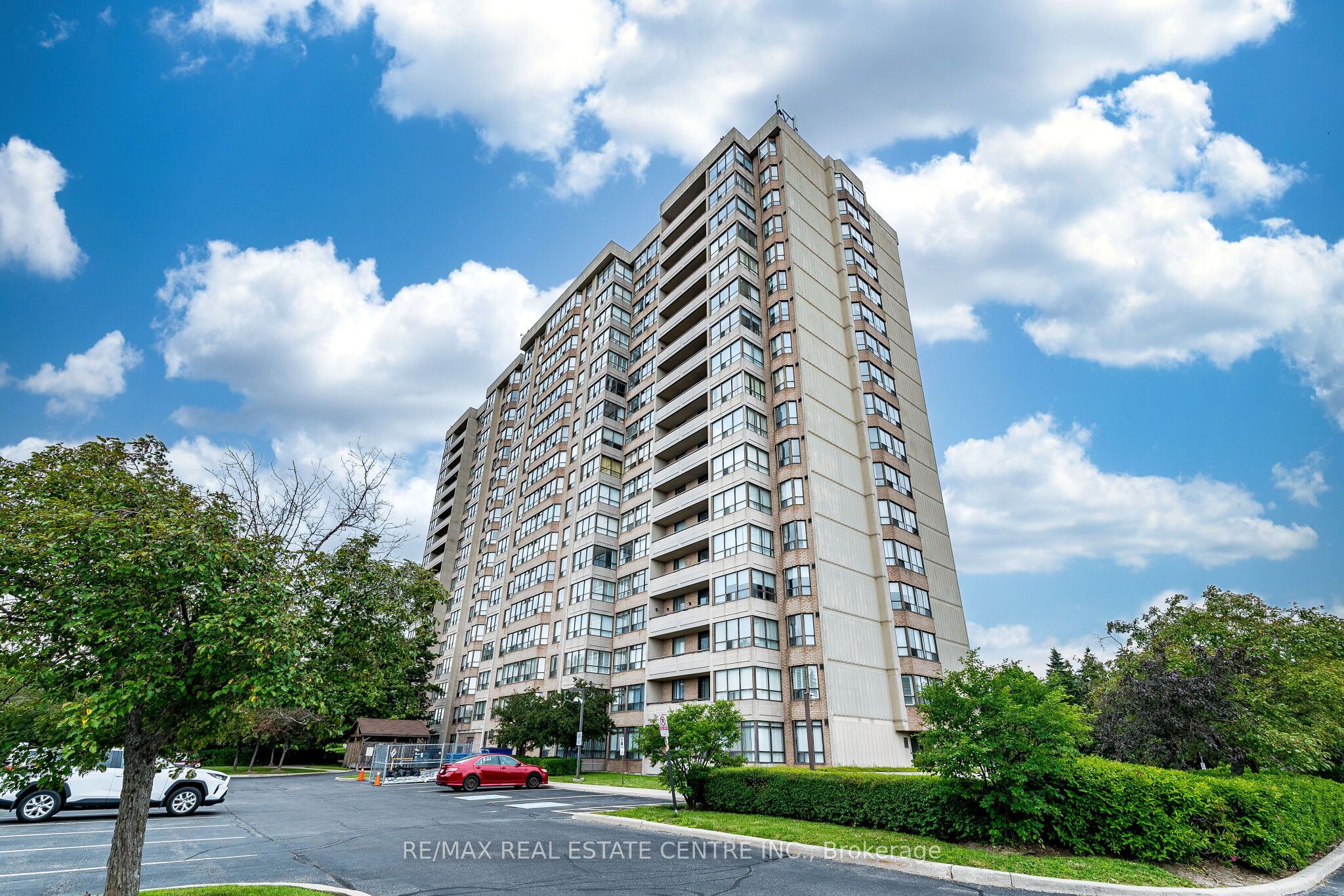 210-10 Malta Avenue, Brampton, ON, L6Y 4G6