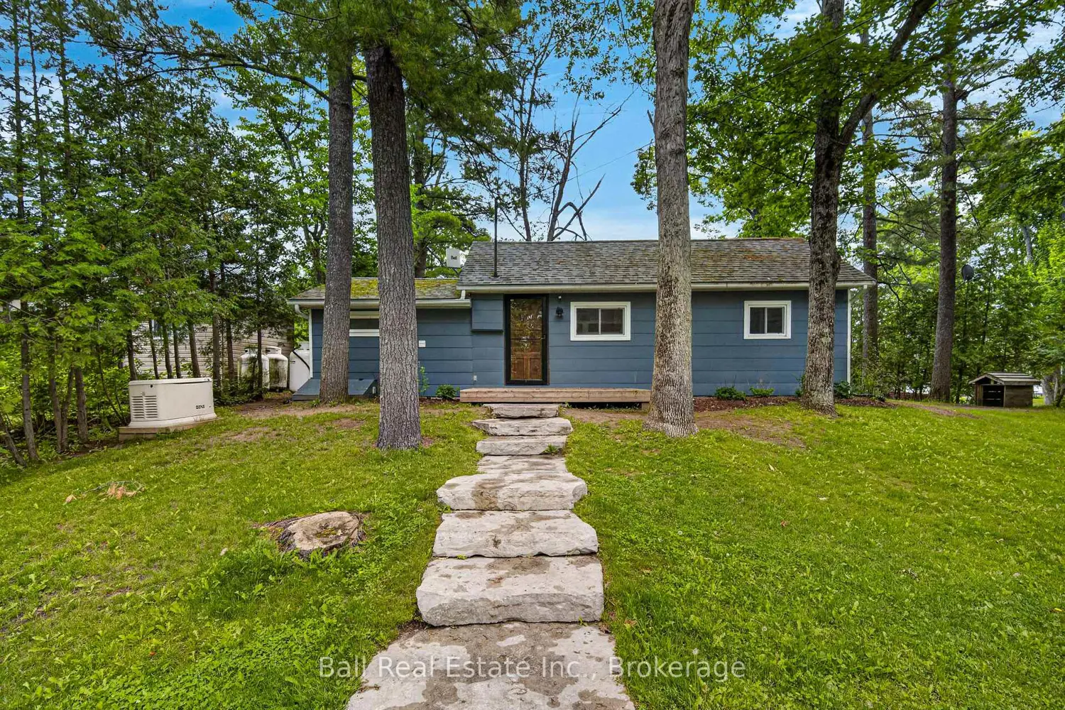 1832 - 1846 South Bay Shore Road photo 4