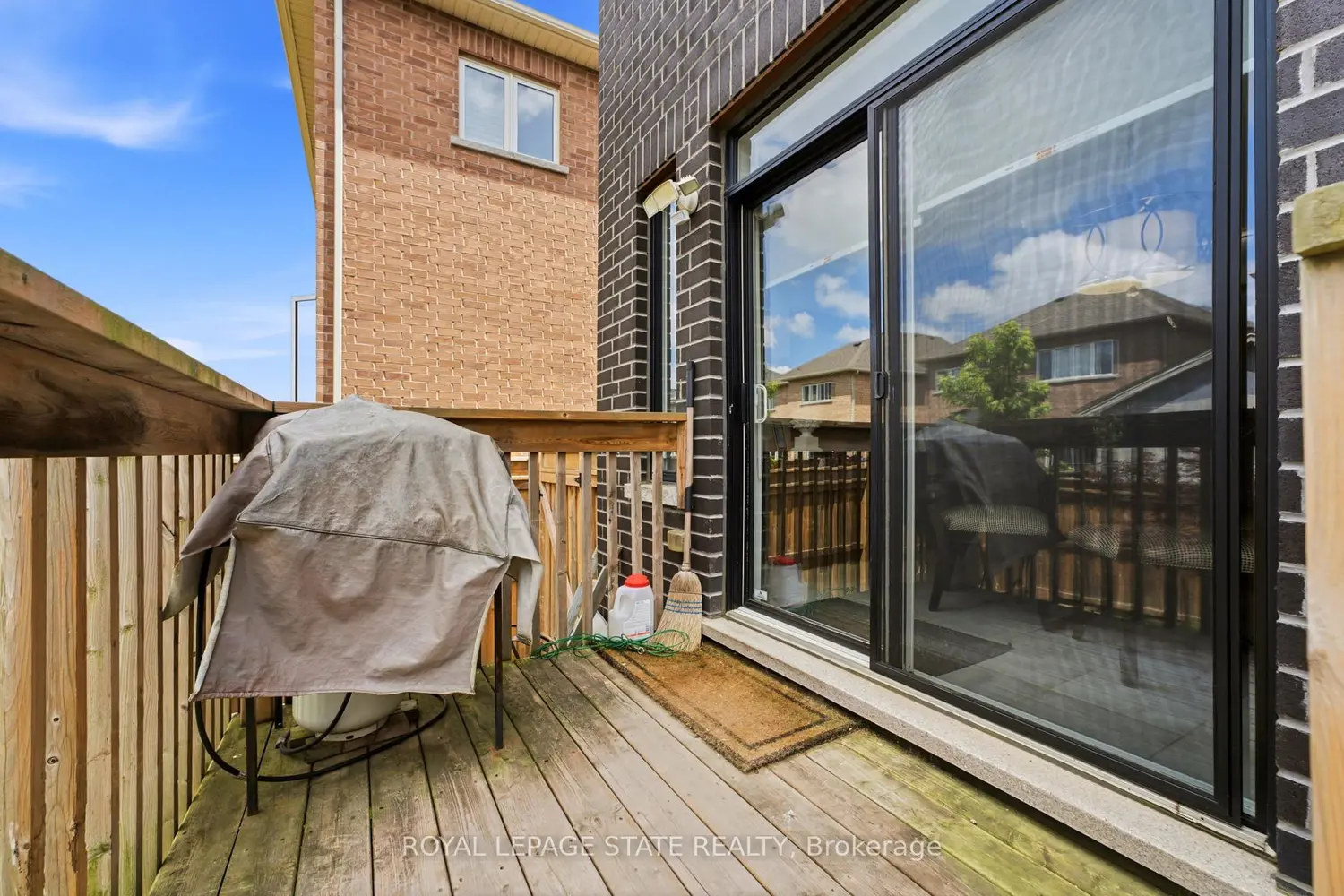11 Morrison Drive photo 2