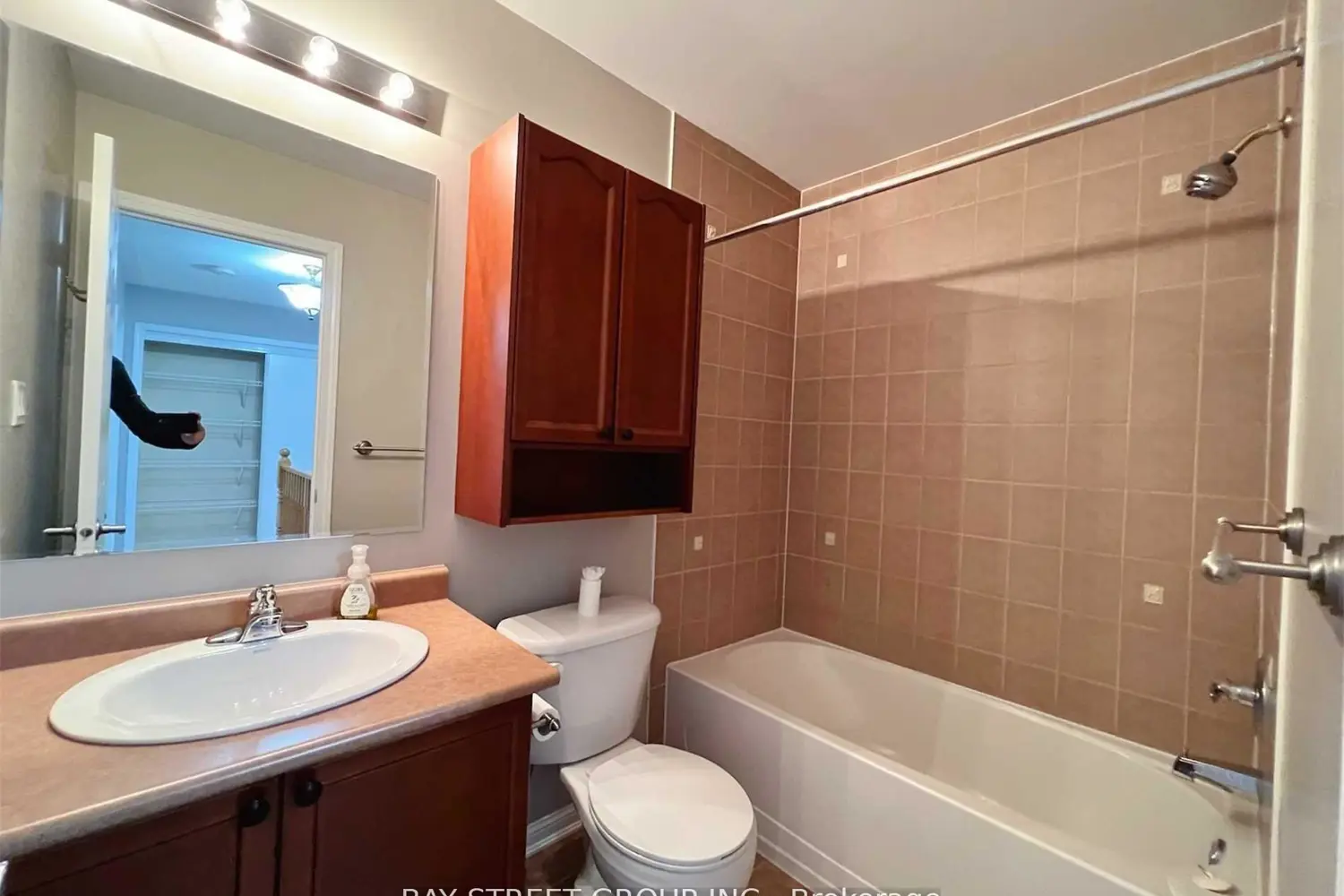 656 Holly Avenue photo 3