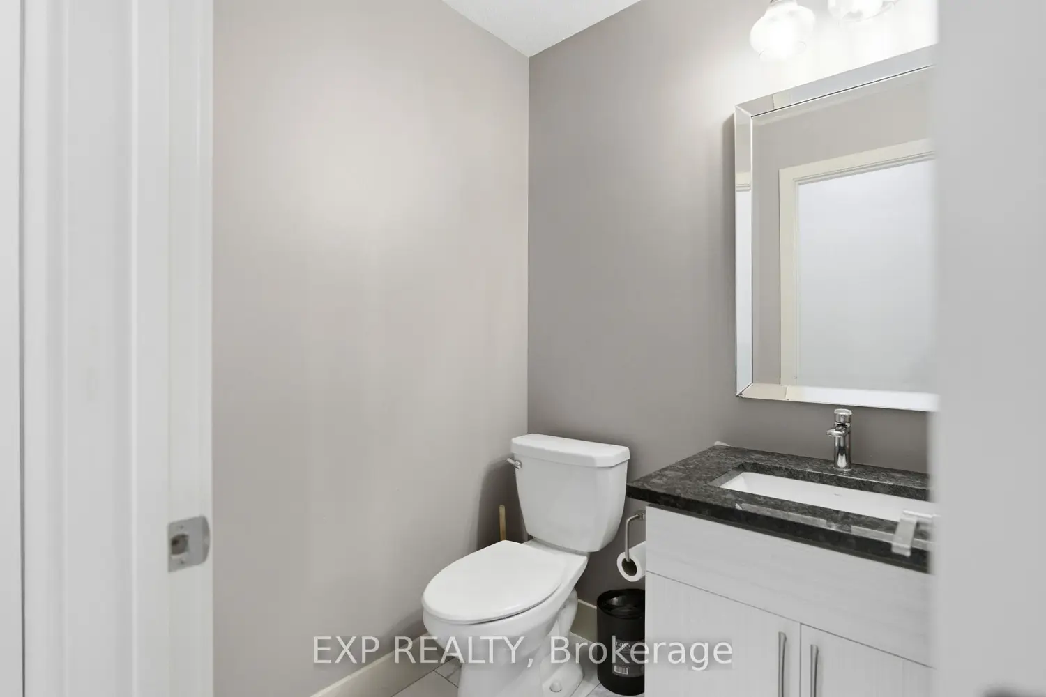 2255 Constance Avenue photo 5