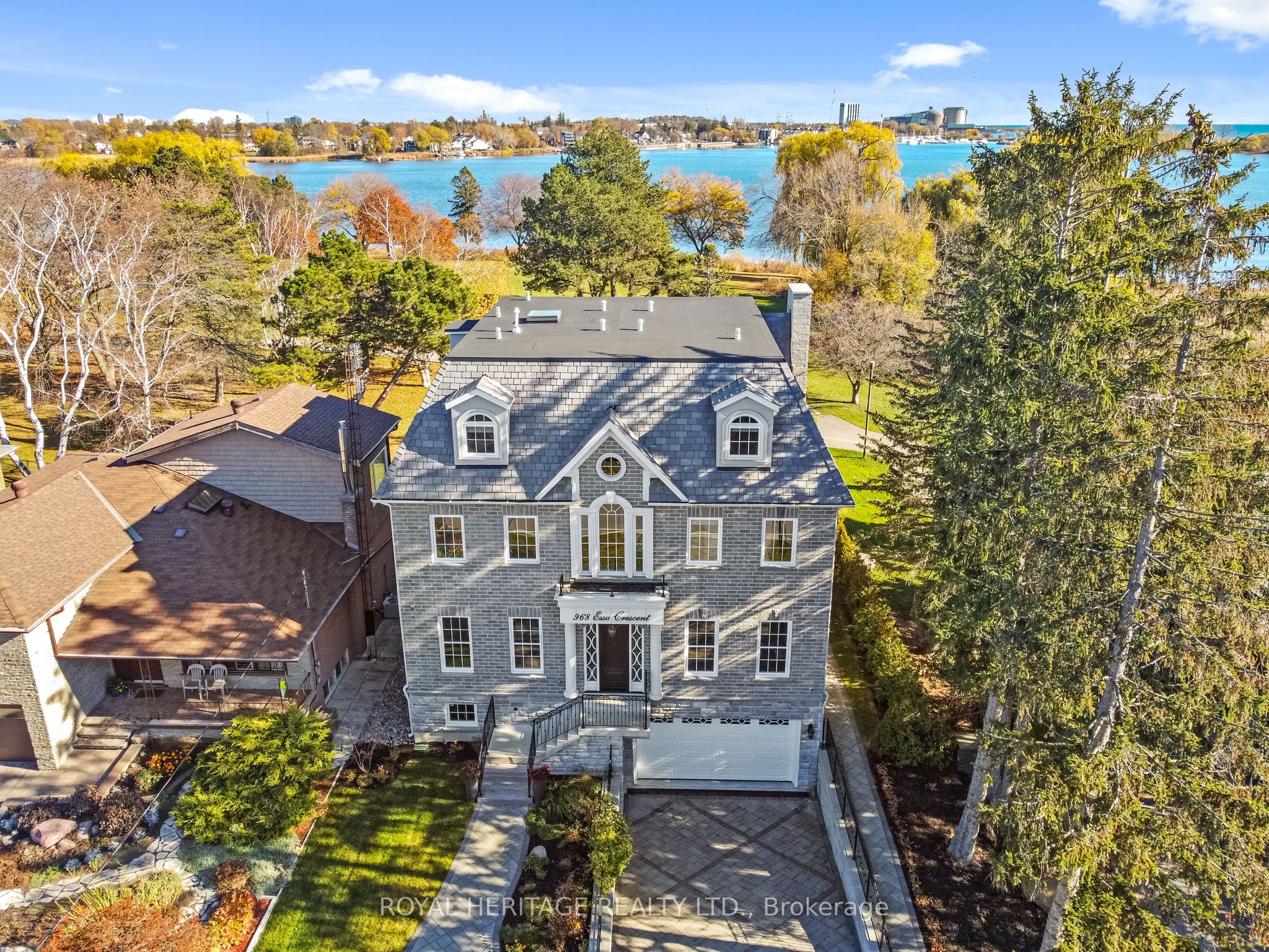968 Essa Crescent, Pickering, ON, L1W 2J1