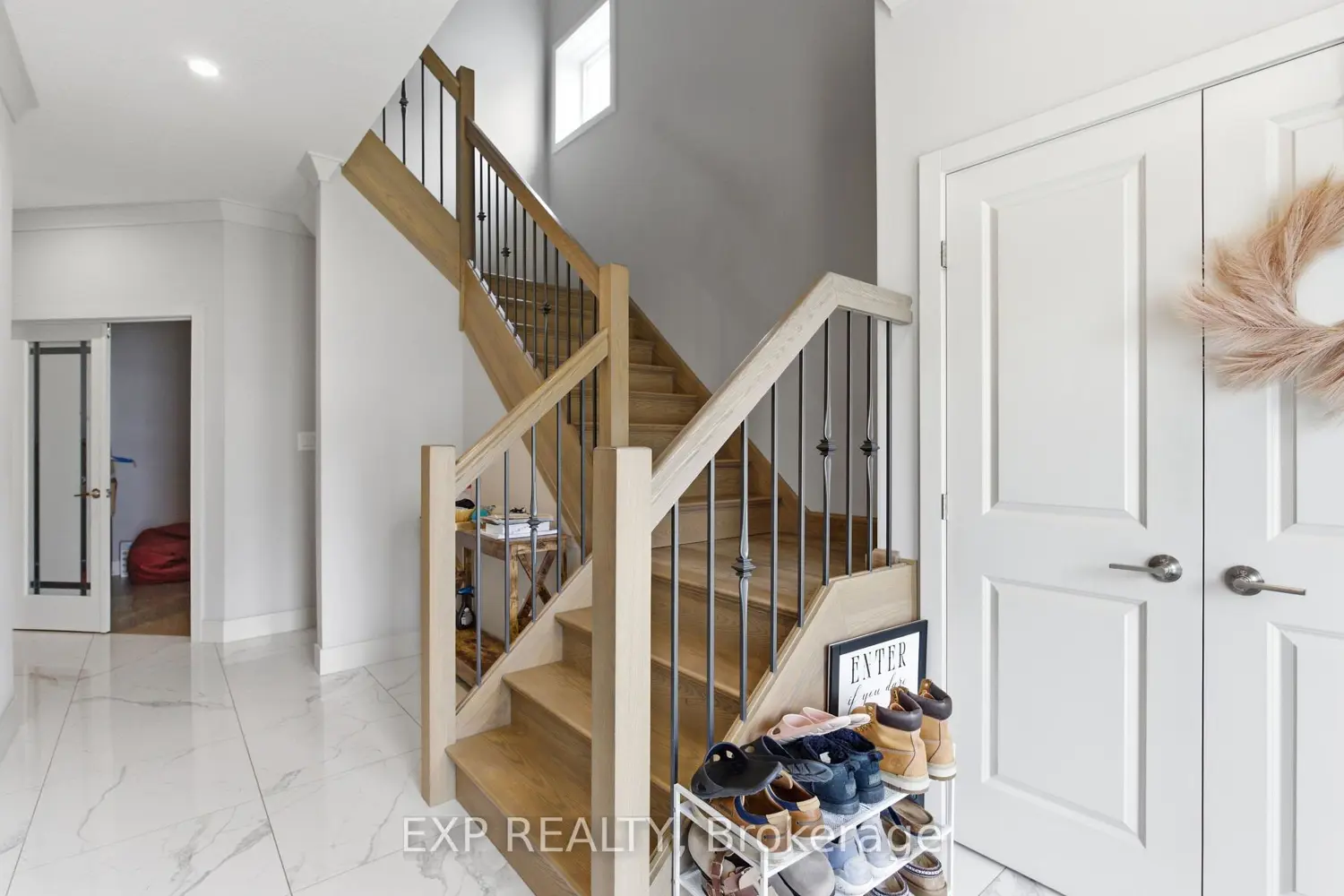 2255 Constance Avenue photo 3