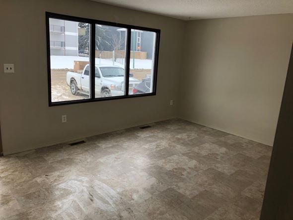 560 28th Street East, Prince Albert, SK, S6V 1X7