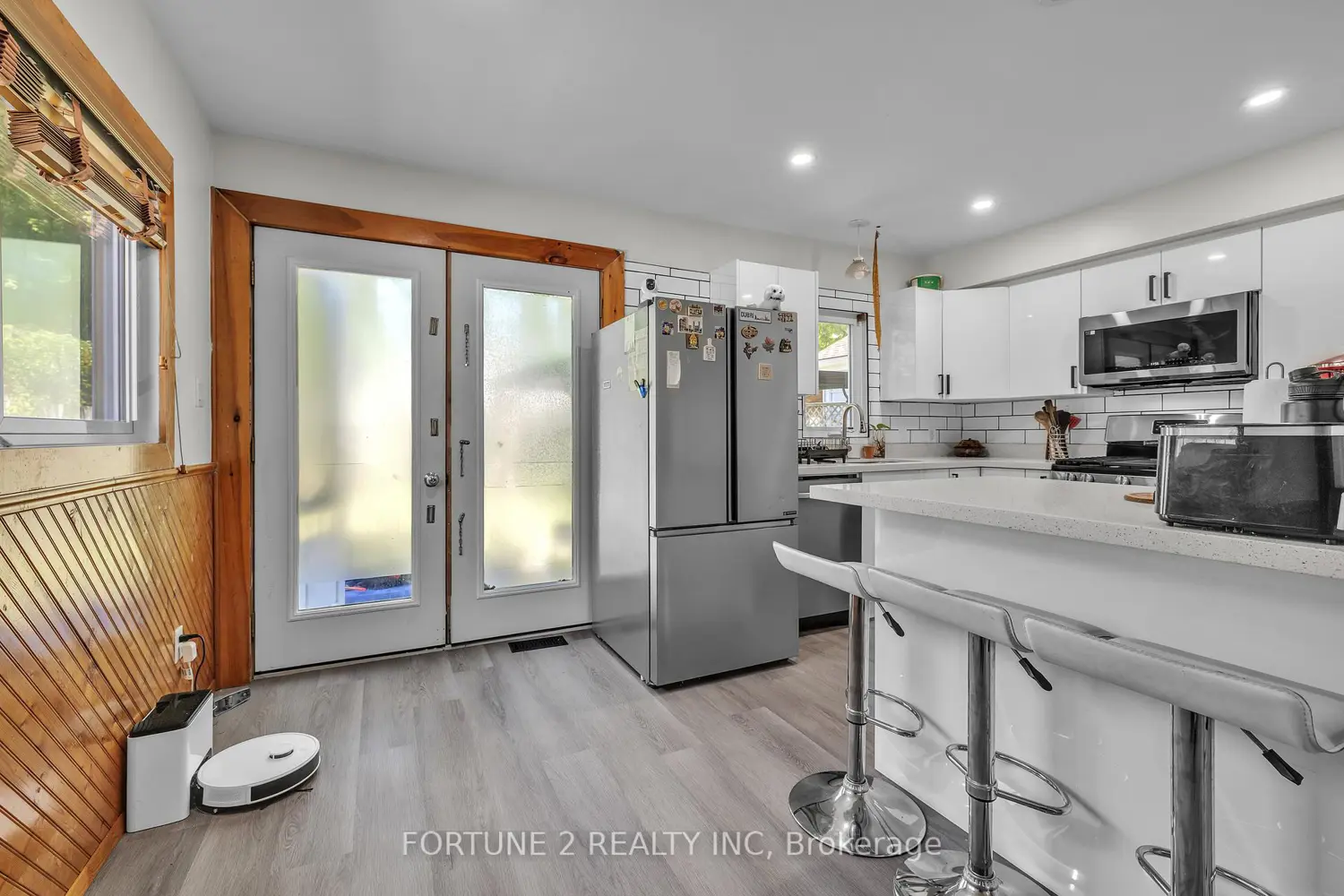 570 Pall Mall Street photo 4