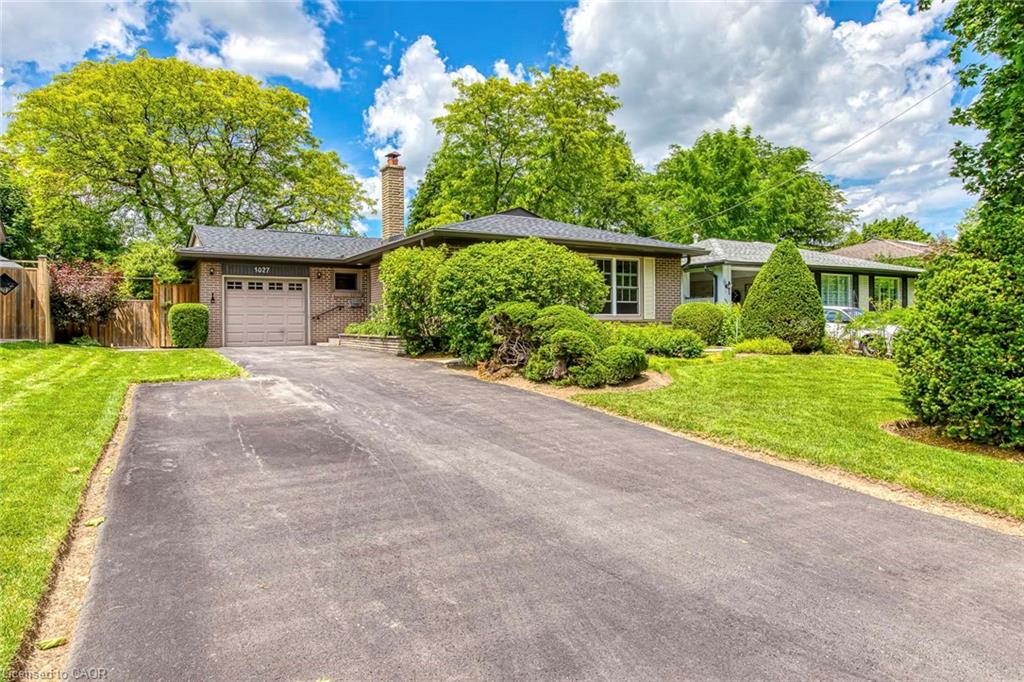 1027 Argus Drive, Mississauga, ON, L4Y 2L9