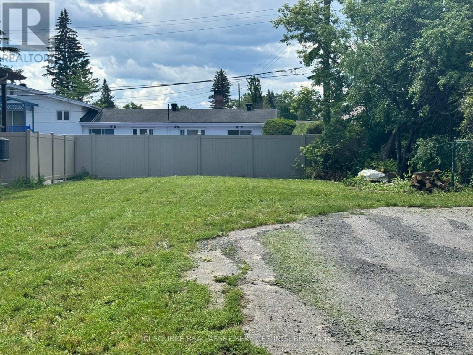 410 Smyth Road, Ottawa, ON, K1H5A4 photo 4
