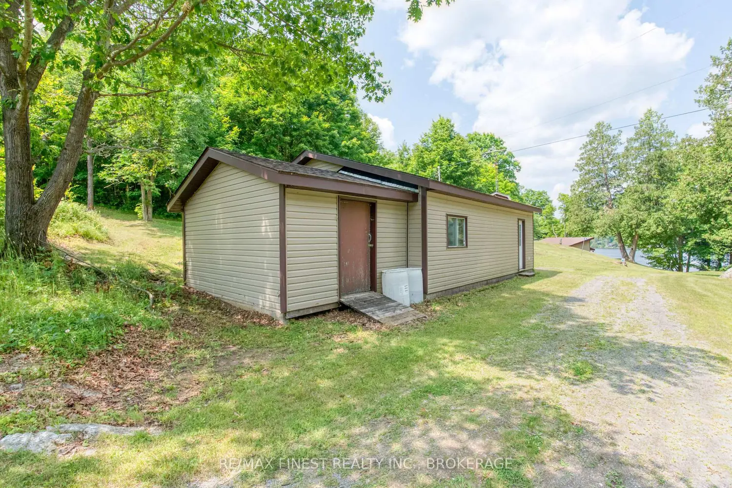 1182B Johnston Lane photo 4