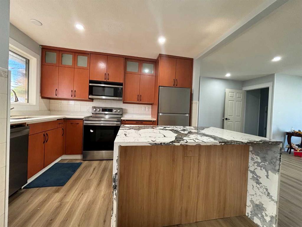 1672 Marlyn Way NE, Calgary, AB, T2A 3K7 photo 3