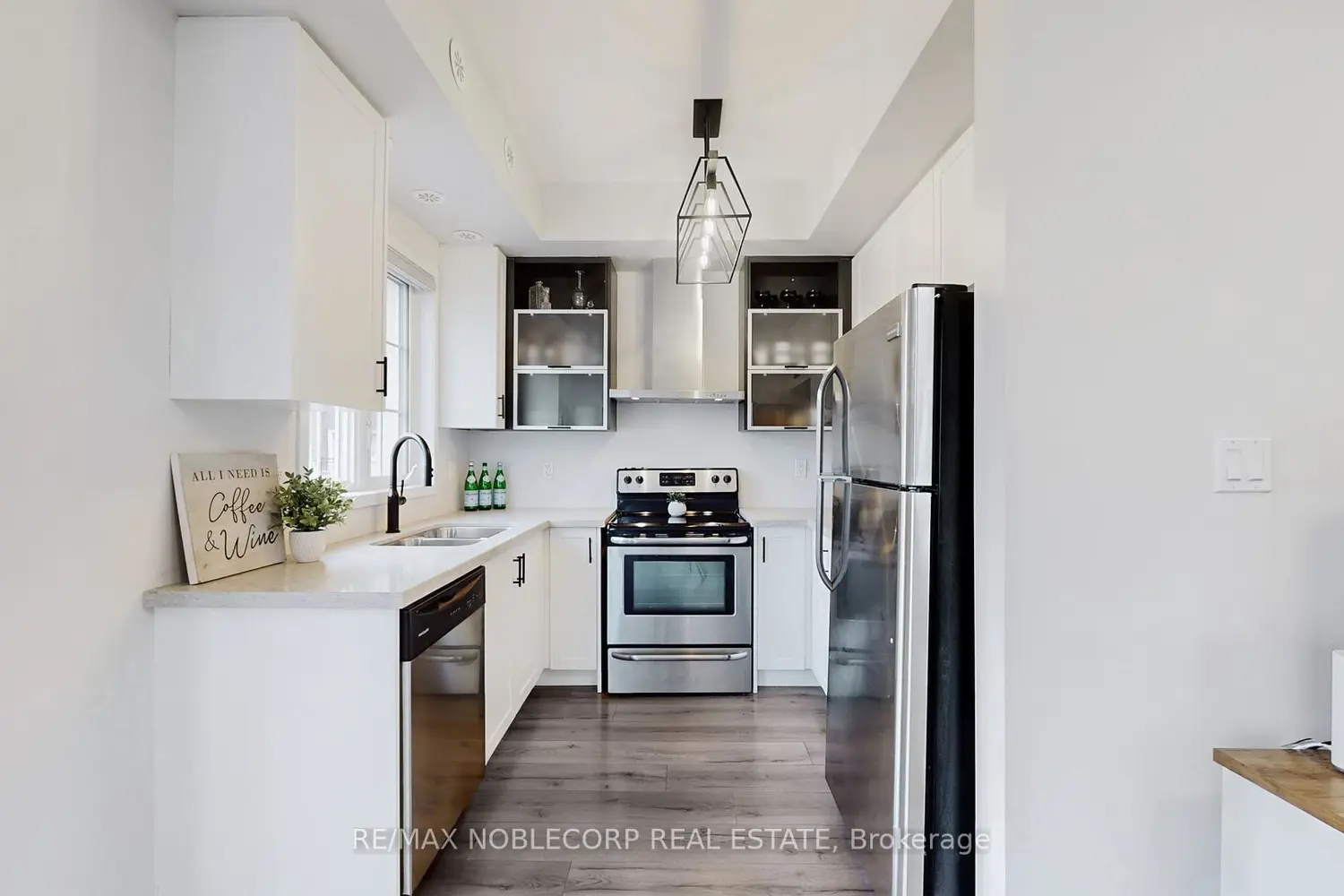 26 Bruce Street E08