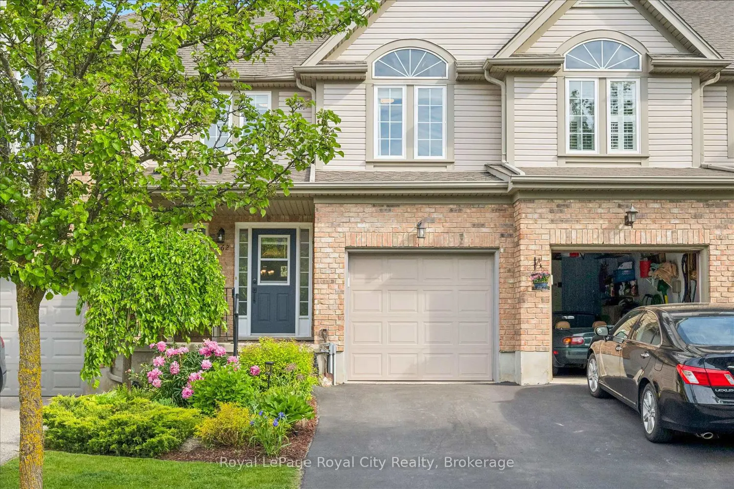 462 Lausanne Crescent