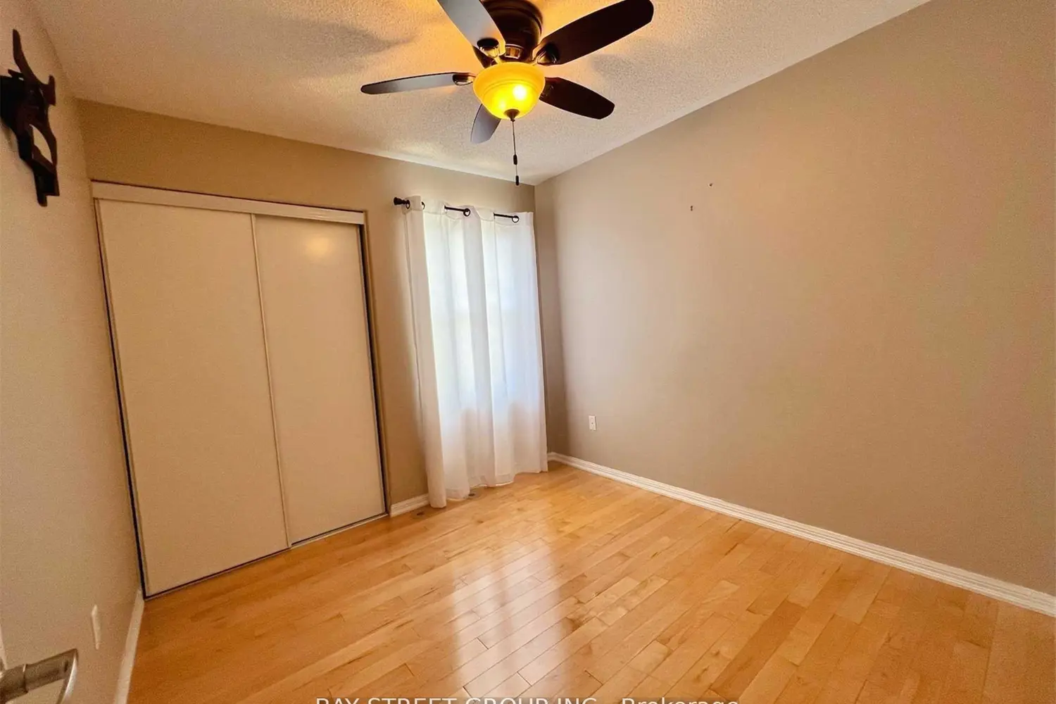 656 Holly Avenue photo 2