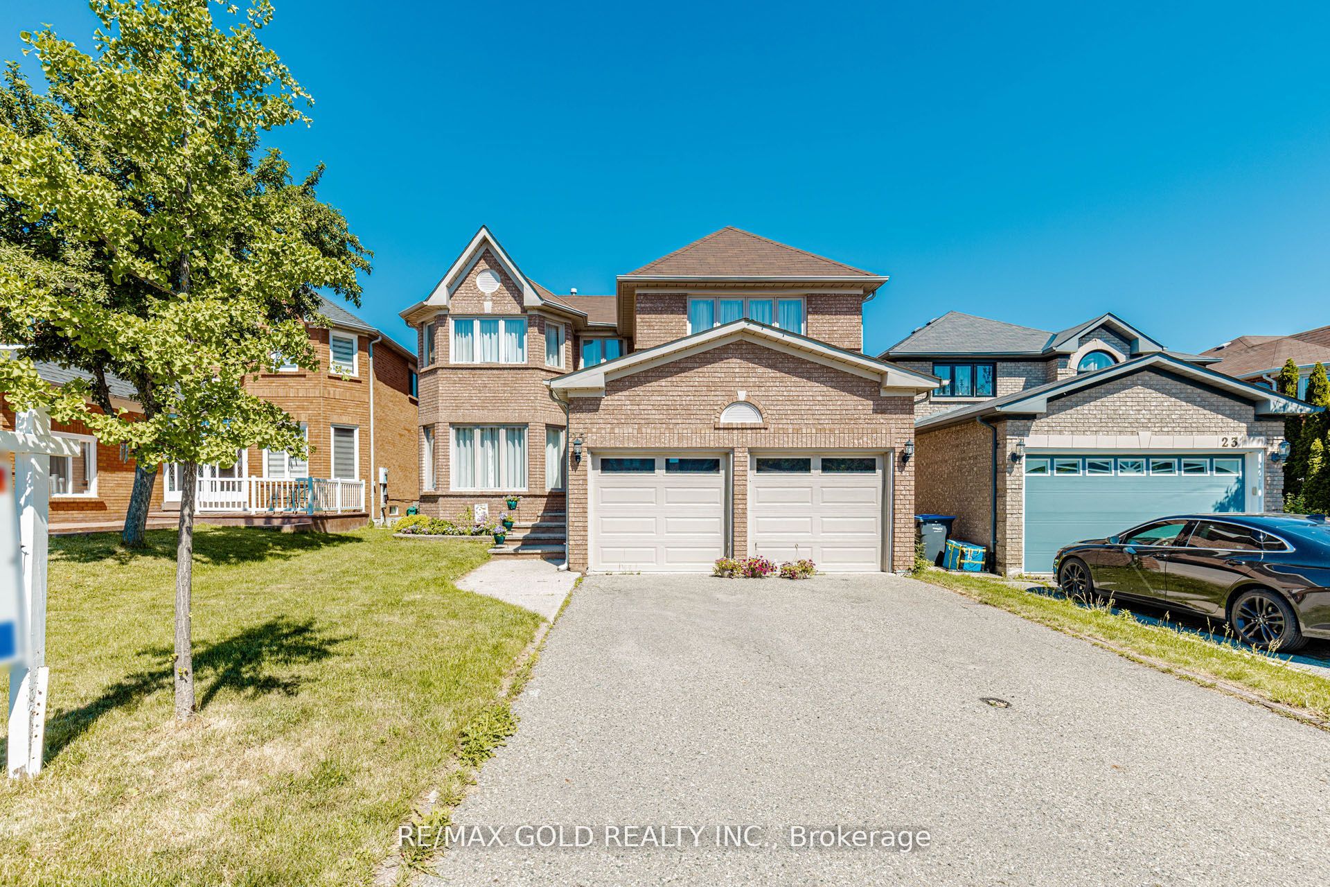 25 Adirondack Crescent, Brampton, ON, L6R 1E5