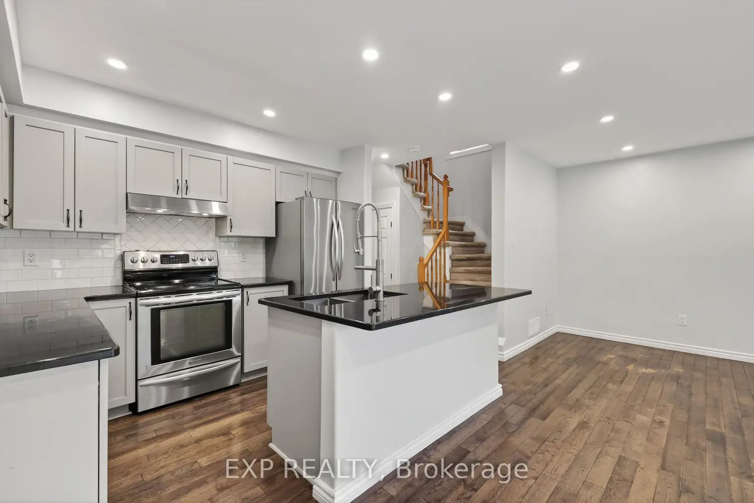 11 Boulder Way