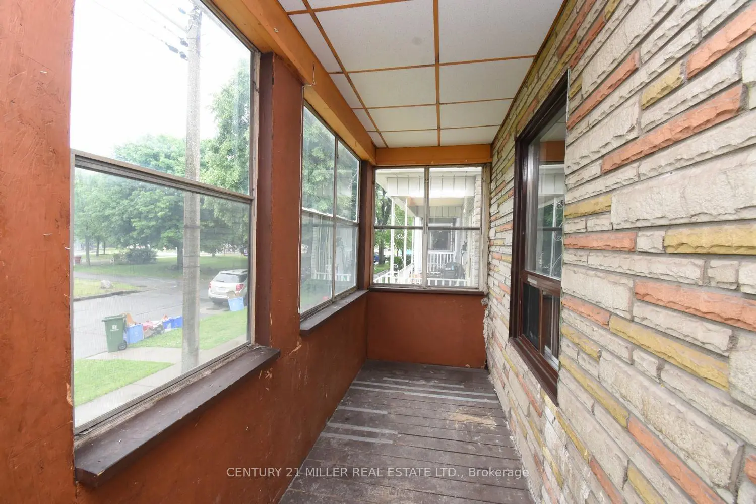 86 Mars Avenue photo 2