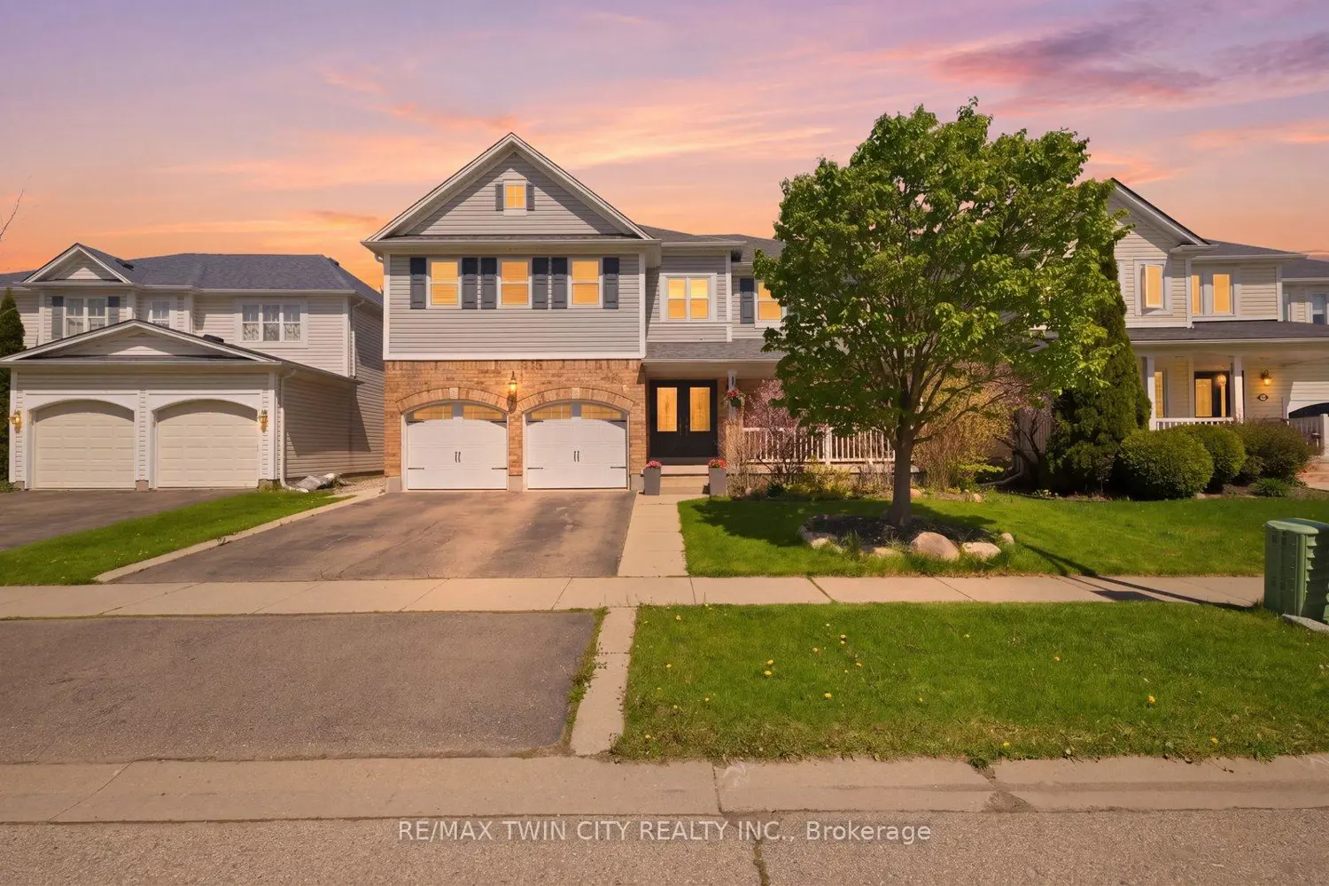 20 Webb Avenue photo 2