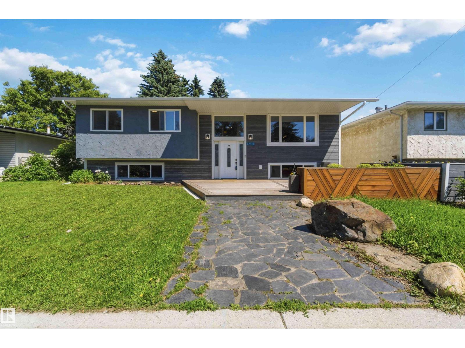 4227 40 Avenue, Stony Plain, AB, T7Z1J7 photo 2