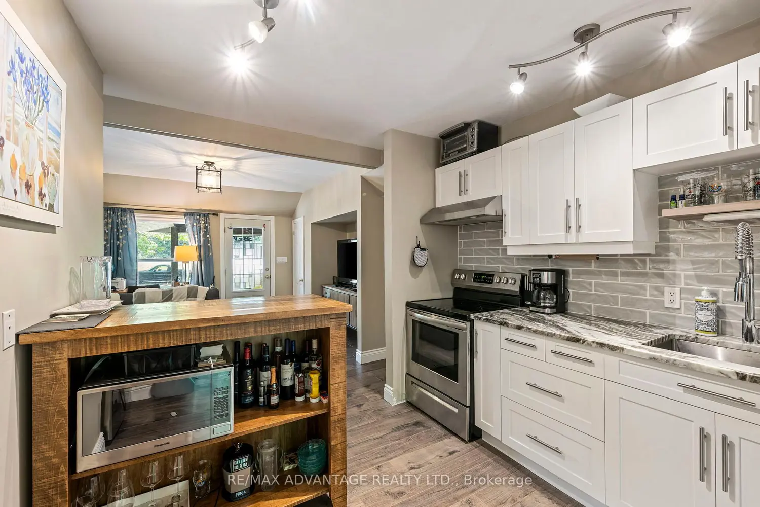 263 Ontario Street photo 5