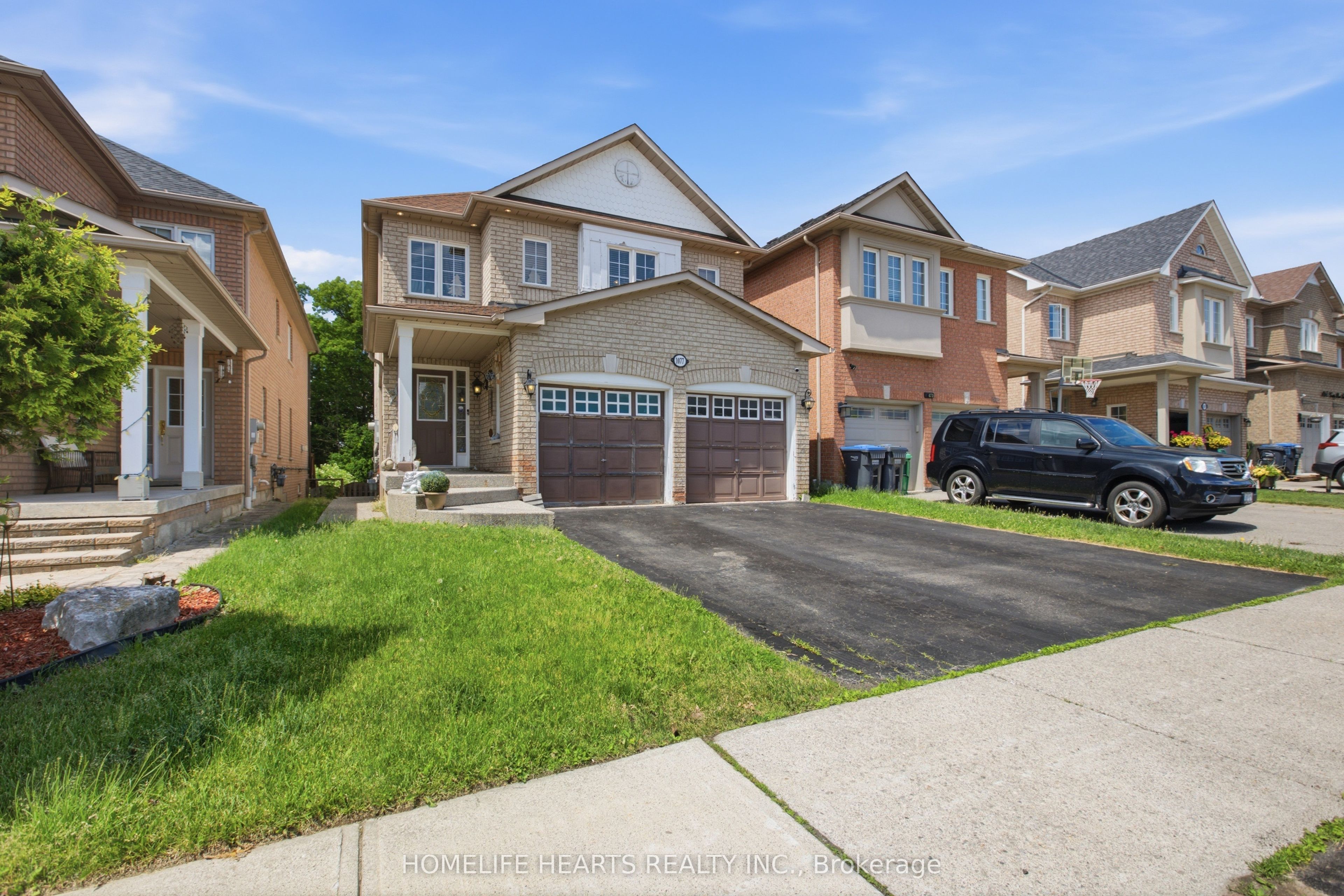 1077 Knotty Pine Grove, Mississauga, ON, L5W 1J6