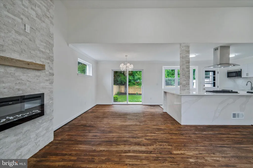 9831 Singleton Drive, Bethesda, MD 20817 photo 4