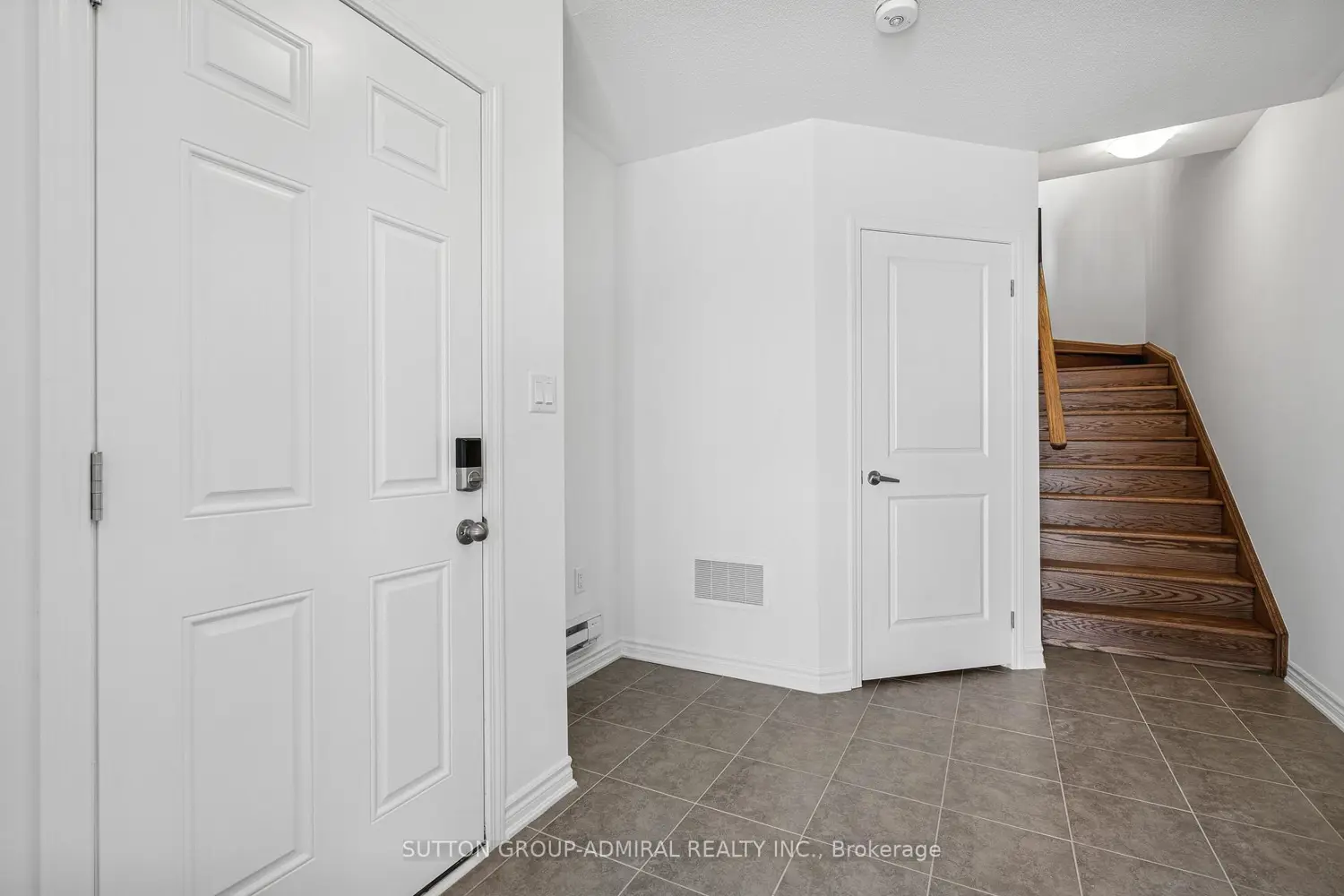 48 Elmer Moss Avenue photo 3