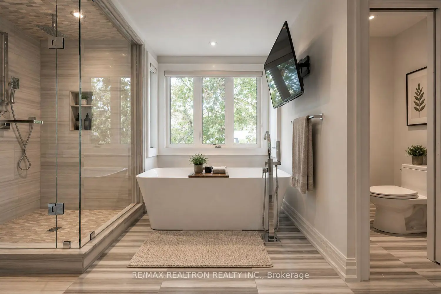 7 Louise Avenue photo 3