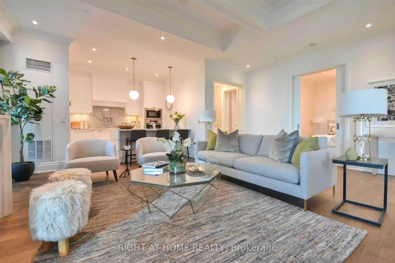 311 Bay Street 3503 photo 4