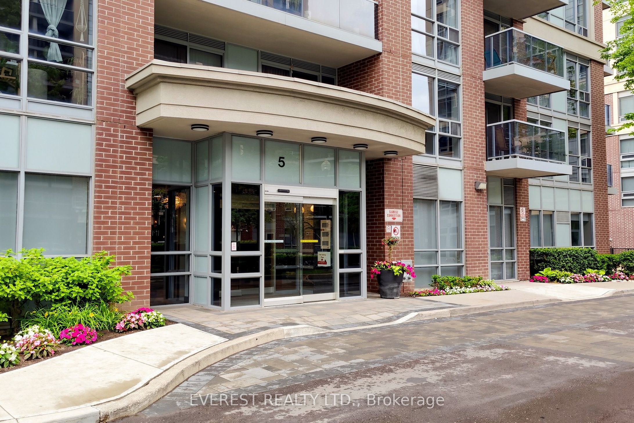 #2101-5 Michael Power Place, Toronto, ON, M9A 0A3 photo 2