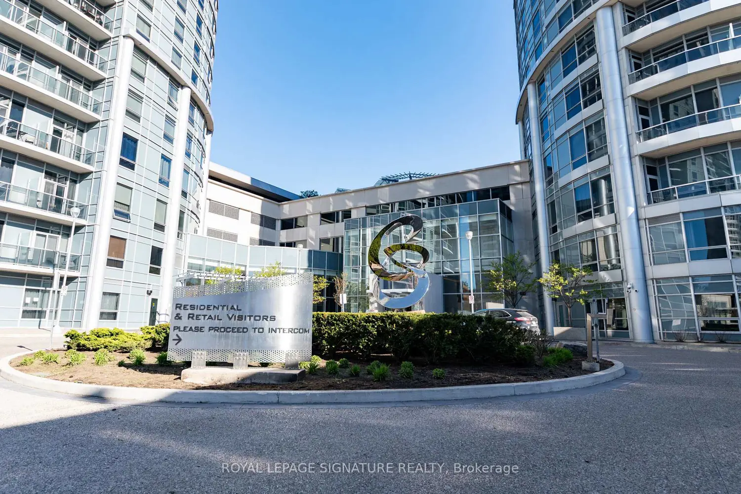 135 Village Green Square 1423