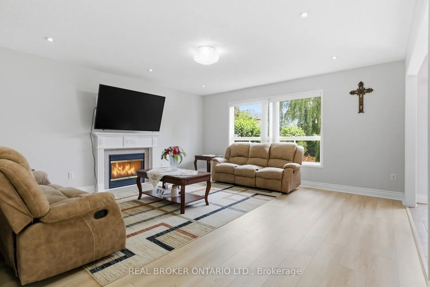 135 Blackburn Drive photo 4
